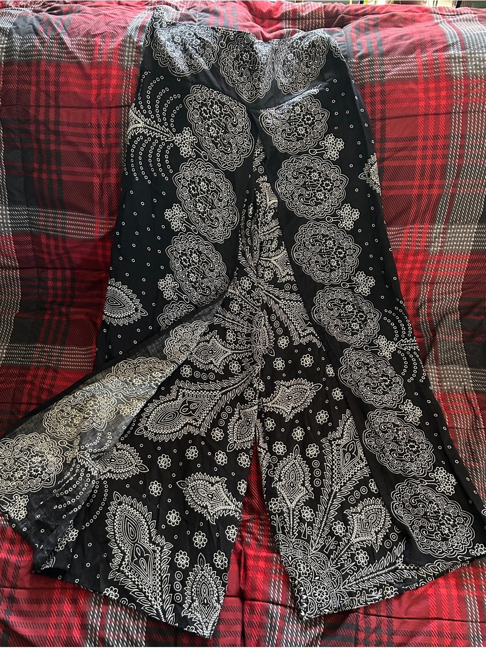 Black & White Paisley Wide-Leg Pants